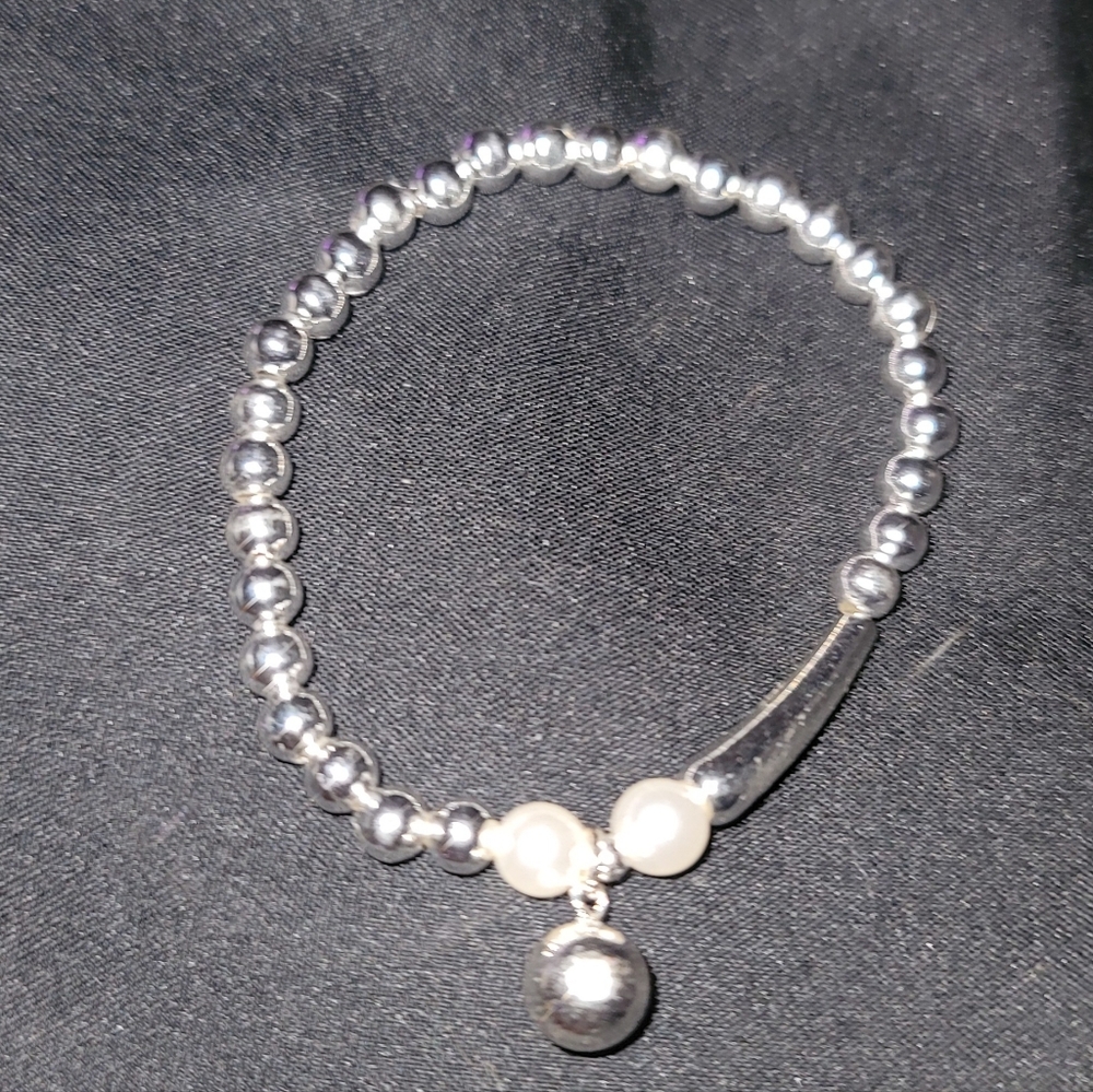 Sterling silver elastic beaded bracelet
